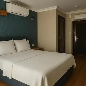 Hotel Red, Izmir