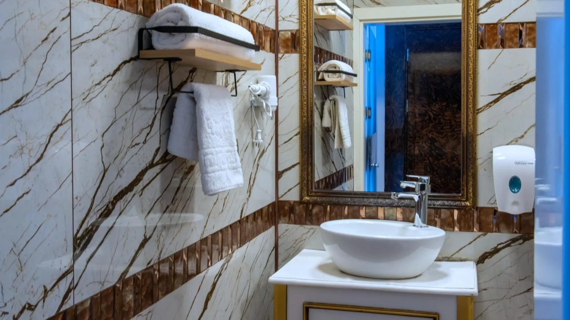 Hotel Black Lotus Izmir